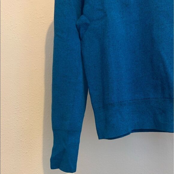 Banana Republic Blue Sweater new without tag - Picture 4 of 7